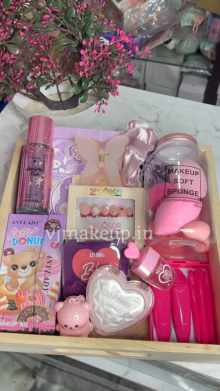 CUTE MAKEUP BASKET