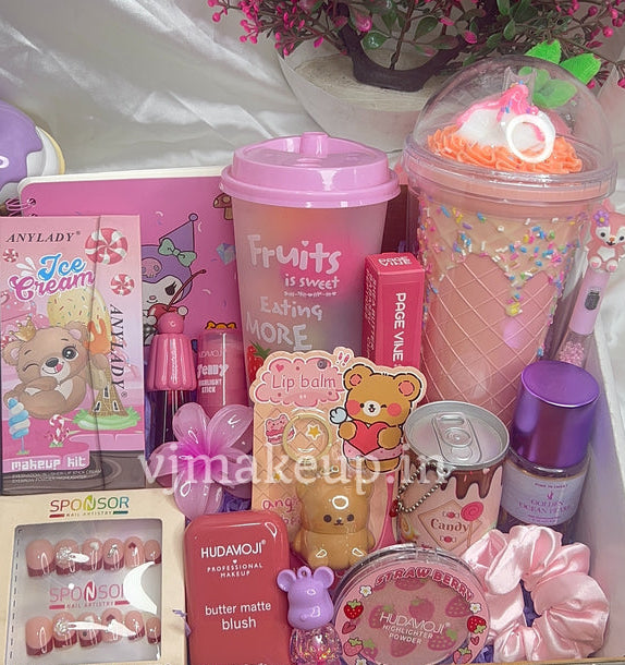 ICE CREAM GOODIE BOX