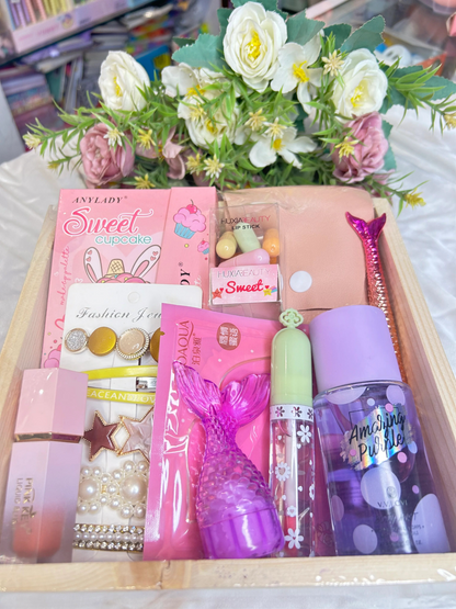 SWEET MAKEUP BASKET