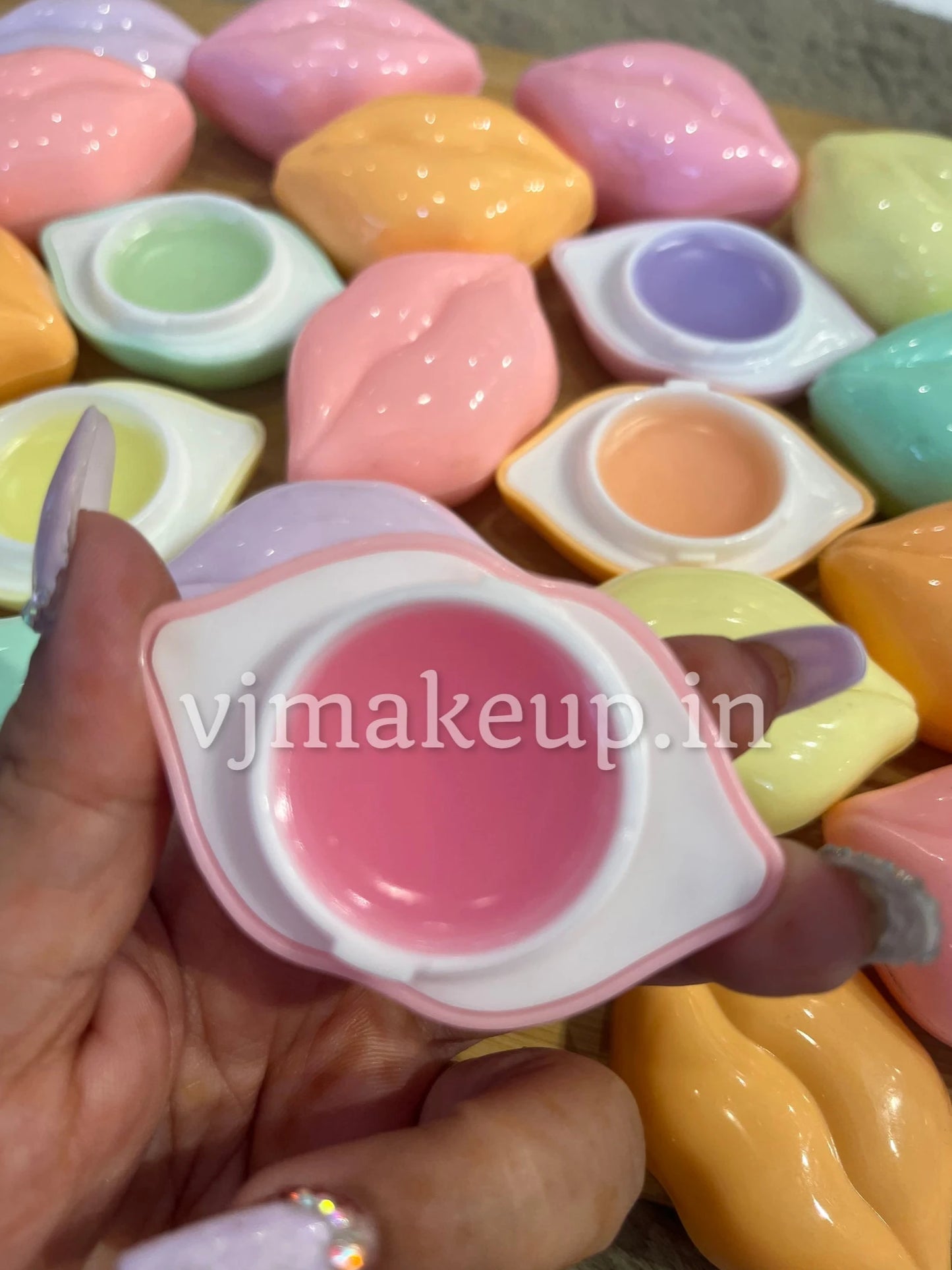 LIPS SHAPED LIPBALM