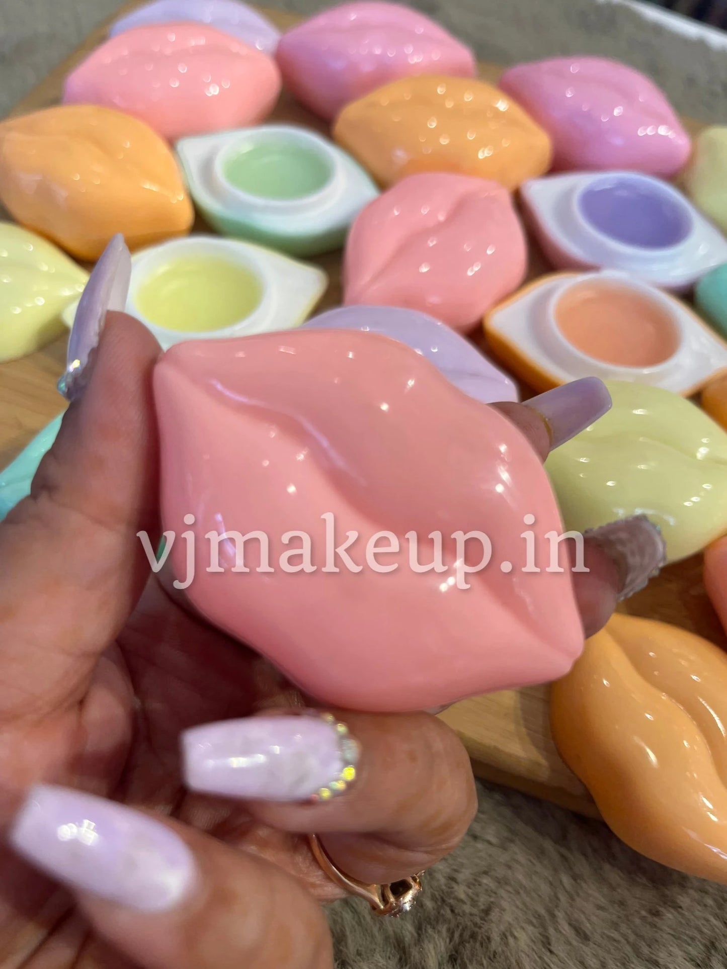 LIPS SHAPED LIPBALM