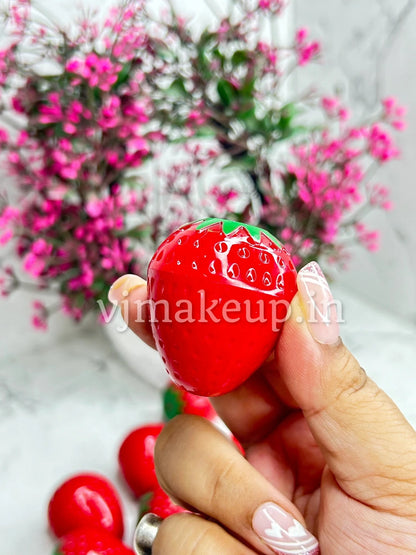 STRAWBERRY LIPBALM