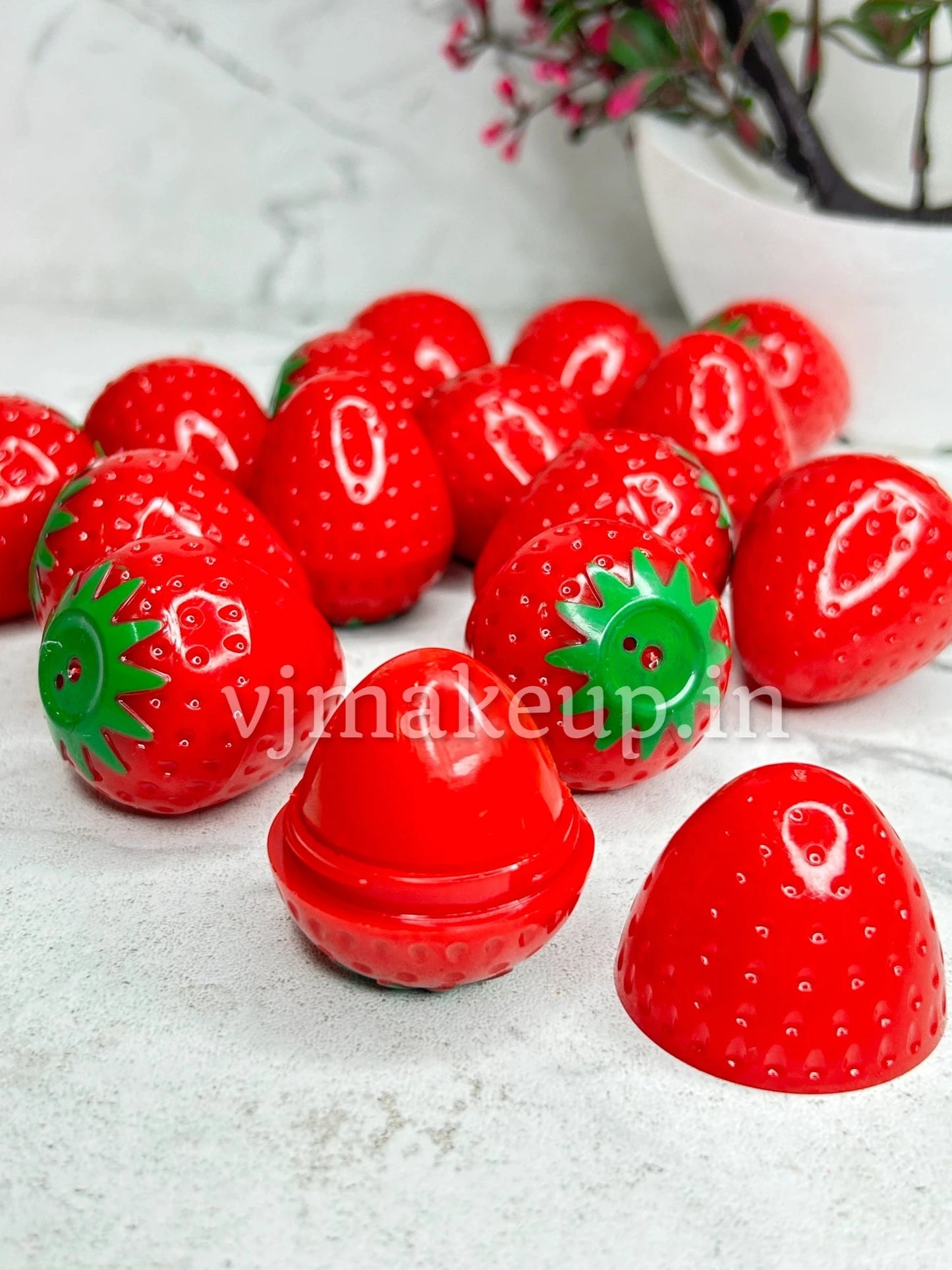 STRAWBERRY LIPBALM