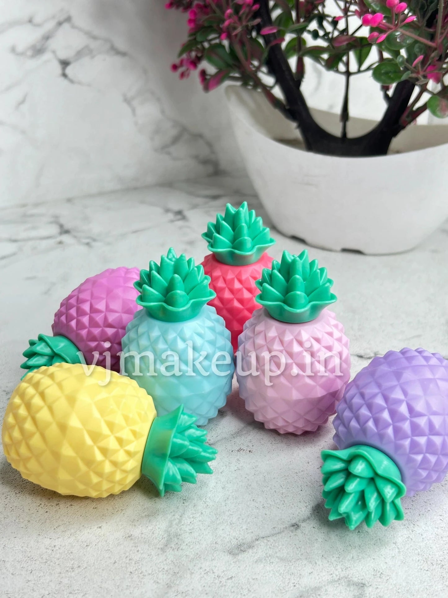 PINEAPPLE LIPBALM