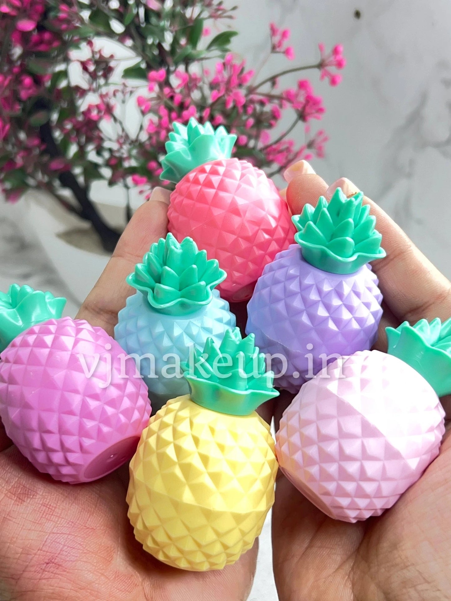 PINEAPPLE LIPBALM