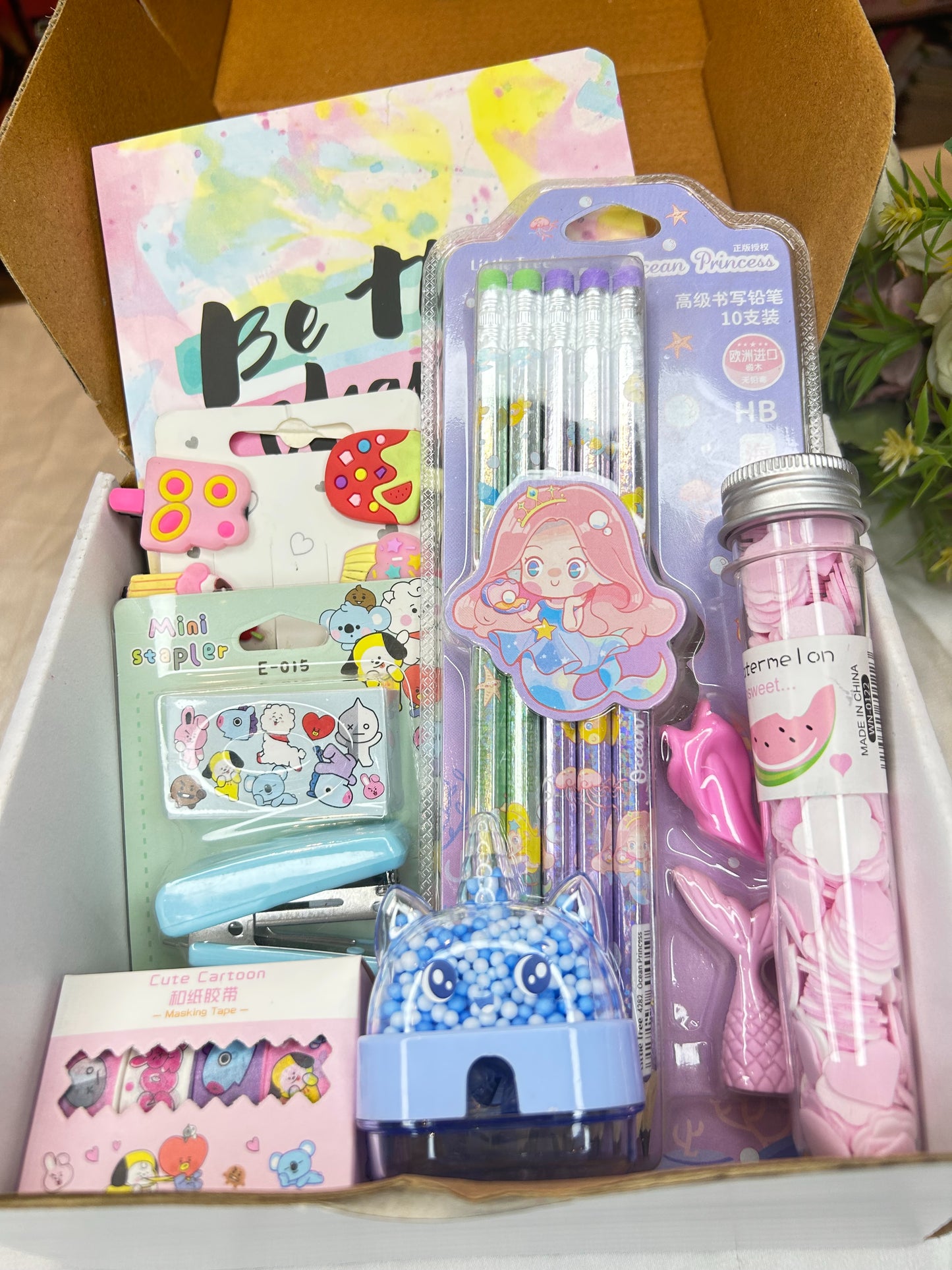 CUTE STATIONERY HAMPER